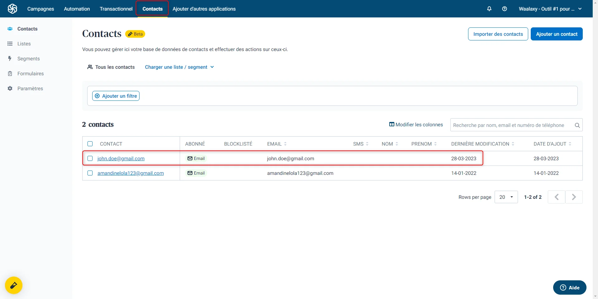 Interface de gestion de contacts dans Waalaxy affichant une liste de deux contacts avec leurs informations de contact et dates de modification.