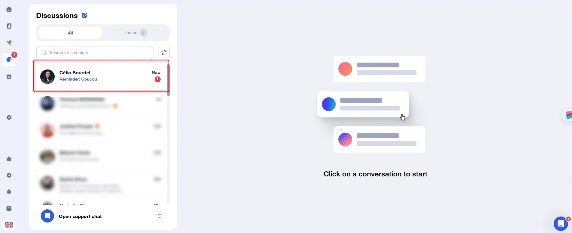 Écran de chat avec message d'invite et profil d'utilisateur en surbrillance