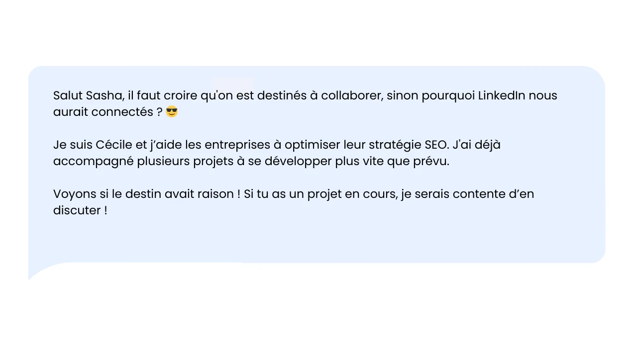 Cécile envoie un message à Sasha sur la collaboration et l'optimisation SEO