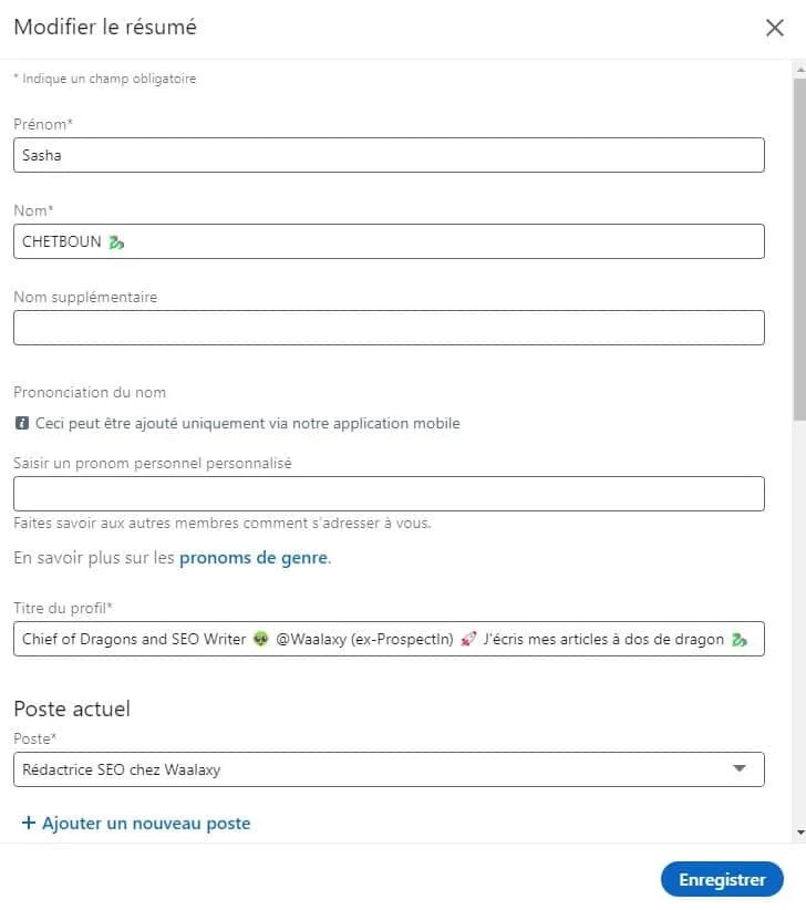 Formulaire d'inscription avec champs pour prénom, nom, prononciation, titre et poste professionnel